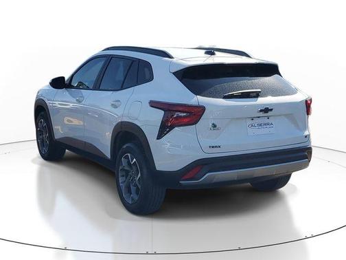 Summit White 2024 Chevrolet Trax LT