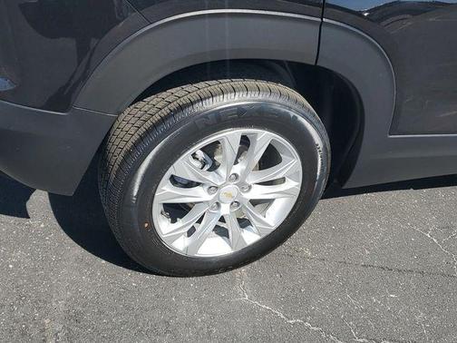 Mosaic Black Metallic 2023 Chevrolet Trailblazer LS