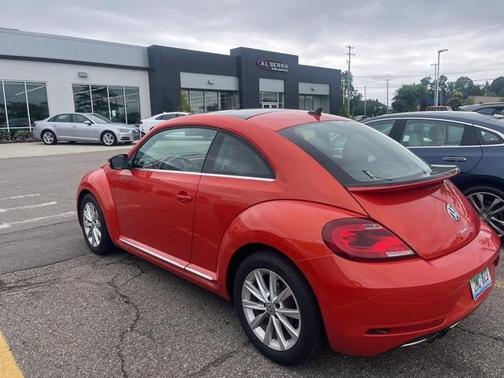 2019 Volkswagen Beetle 2.0T SE