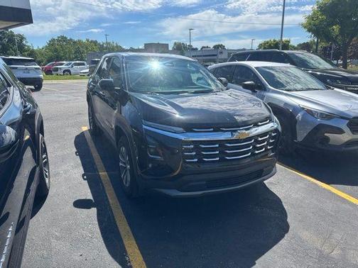Mosaic Black Metallic 2025 Chevrolet Equinox LT