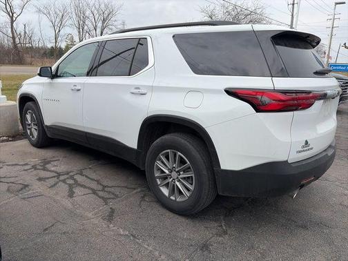 Summit White 2023 Chevrolet Traverse LT Cloth