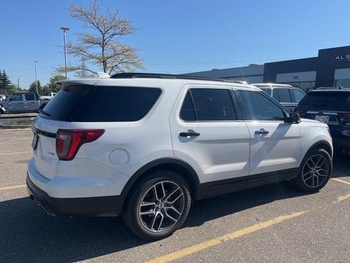 2017 Ford Explorer sport