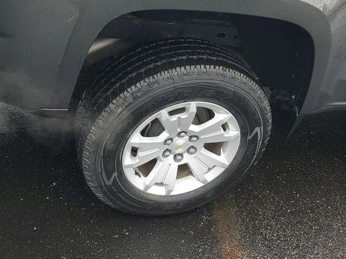Deepwood Green Metallic 2018 Chevrolet Colorado LT