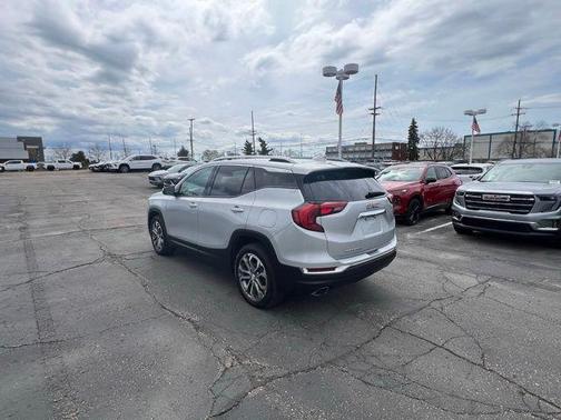Quicksilver Metallic 2018 GMC Terrain SLT