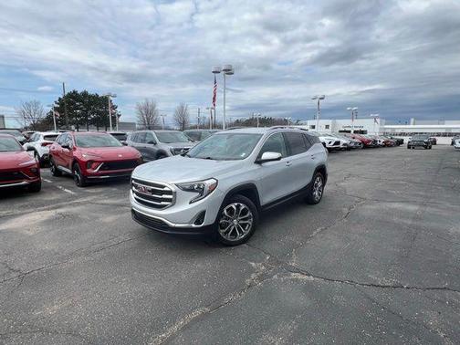 Quicksilver Metallic 2018 GMC Terrain SLT