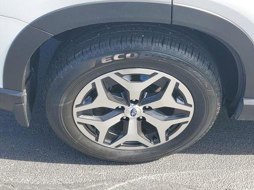 Crystal White Pearl 2023 Subaru Forester Premium