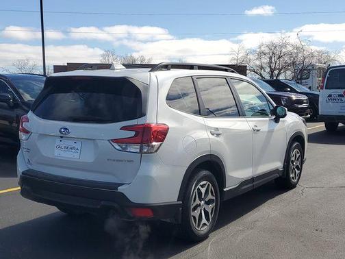 Crystal White Pearl 2023 Subaru Forester Premium