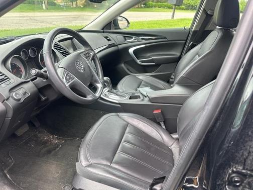 2013 Buick Regal Premium 1