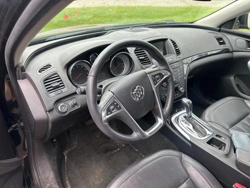 2013 Buick Regal Premium 1