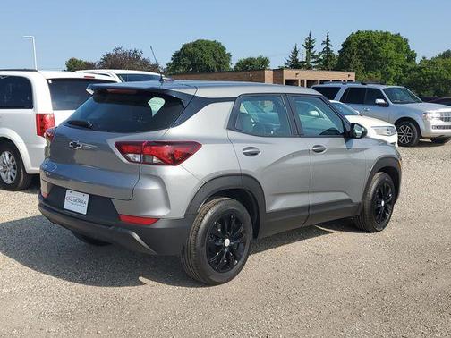 Sterling Gray Metallic 2023 Chevrolet Trailblazer LS