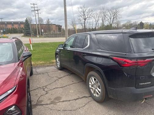 2023 Chevrolet Traverse LS