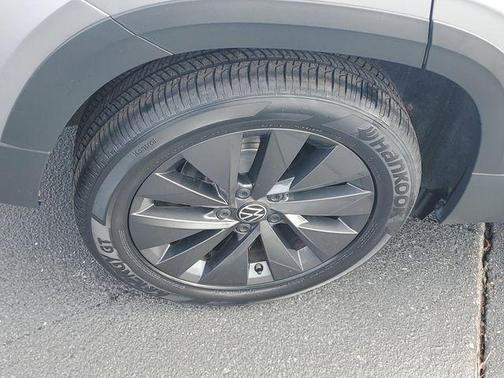 Pyrite Silver Metallic 2023 Volkswagen Taos 1.5T S