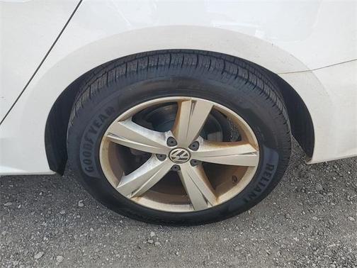 2013 Volkswagen Passat 2.5 SE