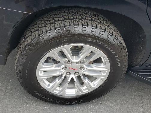 Onyx Black 2023 GMC Yukon SLT