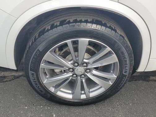 Crystal White Tri-Coat 2024 Cadillac XT6 Premium Luxury AWD