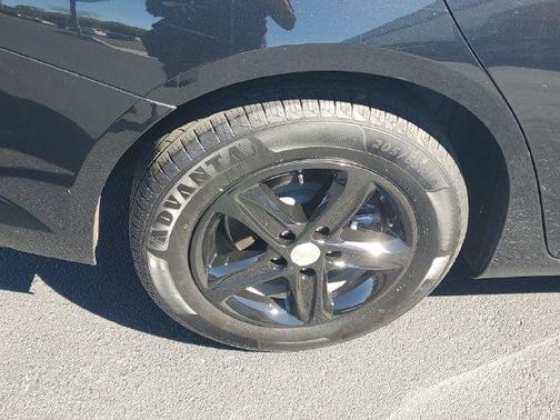 Mosaic Black Metallic 2024 Chevrolet Malibu LT