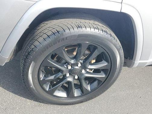Billet Silver Metallic Clearcoat 2021 Jeep Grand Cherokee Laredo X