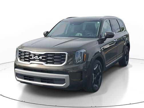 Dark Moss 2024 Kia Telluride S
