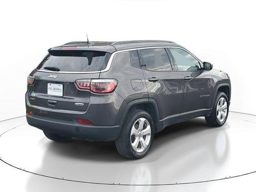 Granite Crystal Clearcoat Metallic 2018 Jeep Compass Latitude
