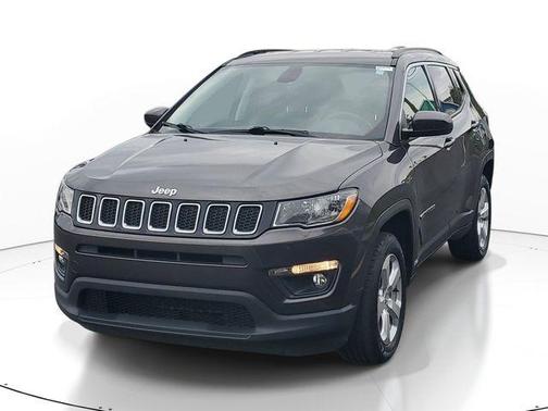 Granite Crystal Clearcoat Metallic 2018 Jeep Compass Latitude