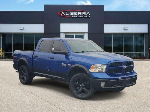 Blue Streak Pearlcoat 2017 RAM 1500 SLT