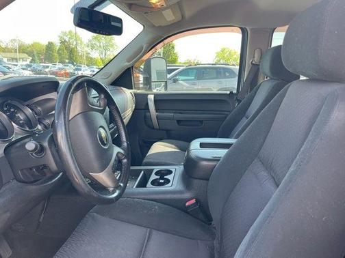 Sheer Silver Metallic 2011 Chevrolet Silverado 2500 LT