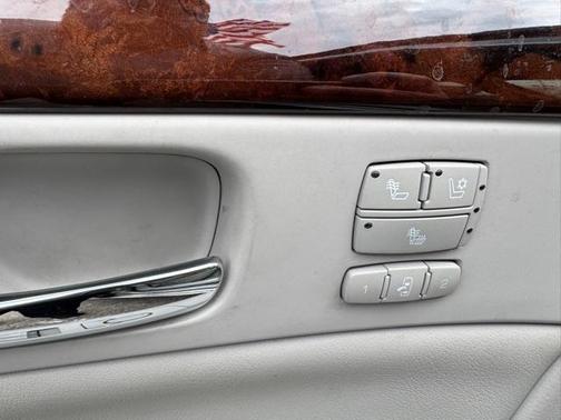 2011 Cadillac DTS Luxury