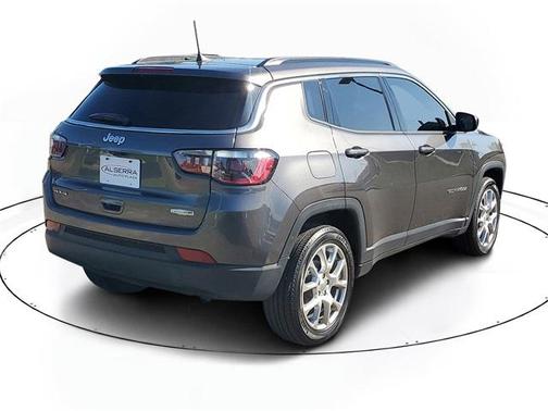 2022 Jeep Compass Latitude Lux