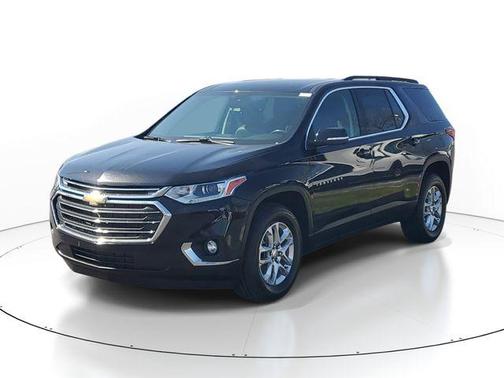 Mosaic Black Metallic 2021 Chevrolet Traverse LT Leather