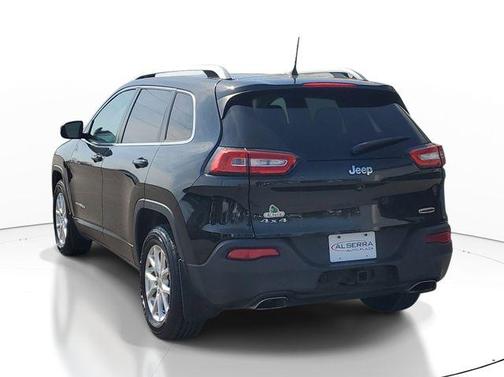 Brilliant Black Crystal Pearlcoat 2016 Jeep Cherokee Latitude