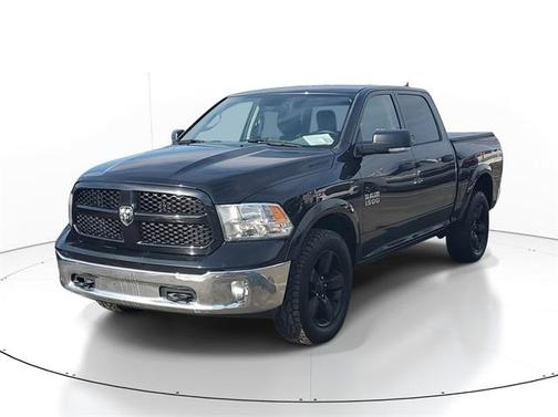 2016 RAM 1500 SLT