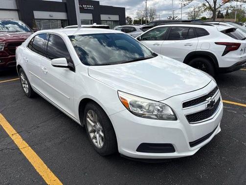 Summit White 2013 Chevrolet Malibu 1LT