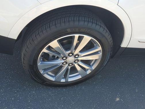 Crystal White Tri-Coat 2025 Cadillac XT5 Premium Luxury