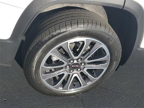2020 GMC Acadia AT4