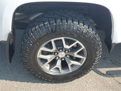 2022 GMC Canyon AT4 w/Leather