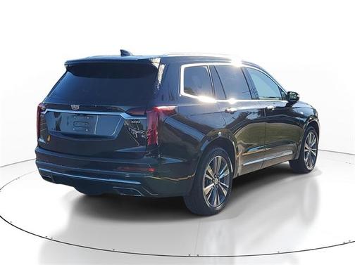 2022 Cadillac XT6 Premium Luxury FWD