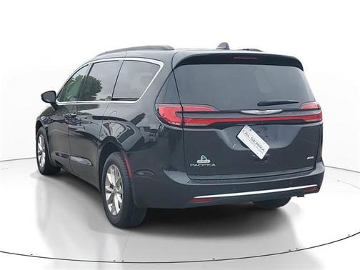 2022 Chrysler Pacifica Touring-L