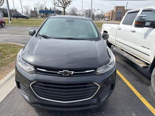 Mosaic Black Metallic 2020 Chevrolet Trax LT