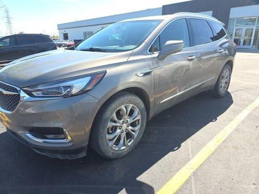 Pepperdust Metallic 2018 Buick Enclave Avenir