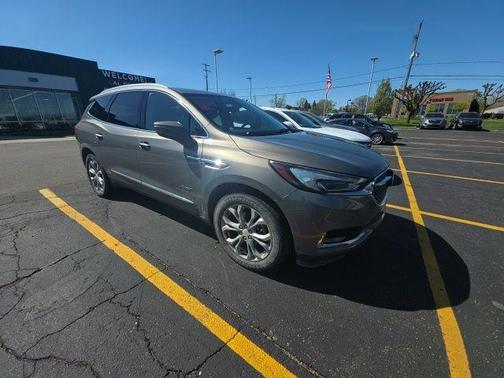 Pepperdust Metallic 2018 Buick Enclave Avenir