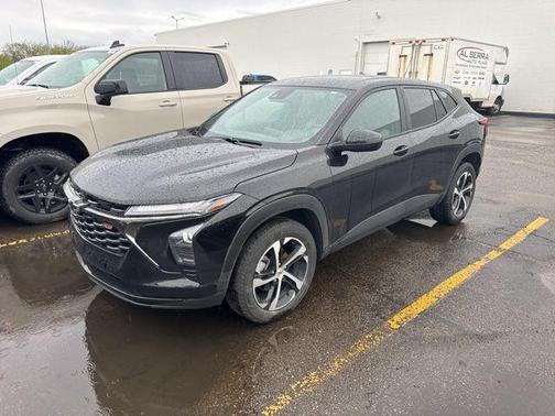 Mosaic Black Metallic 2024 Chevrolet Trax 1RS