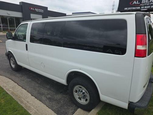 Summit White 2015 Chevrolet Express 2500 LT