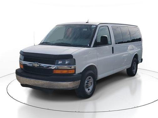Summit White 2015 Chevrolet Express 2500 LT