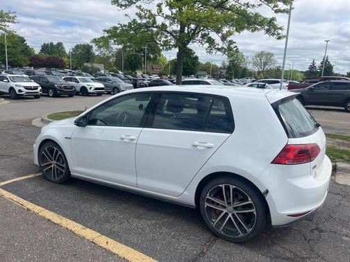 2017 Volkswagen Golf GTI Sport 4-Door