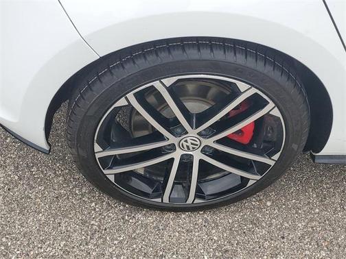 2017 Volkswagen Golf GTI Sport 4-Door