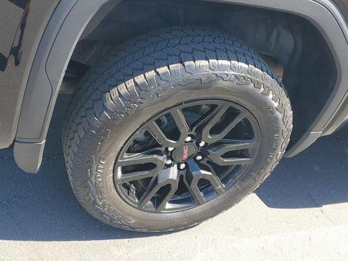 Onyx Black 2024 GMC Sierra 1500 Elevation