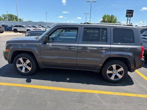 Granite Crystal Clearcoat Metallic 2017 Jeep Patriot High Altitude