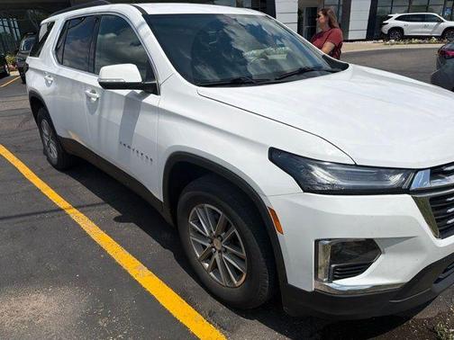 Summit White 2023 Chevrolet Traverse LT Cloth