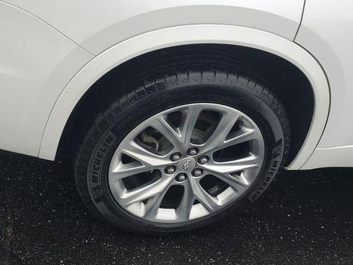 Crystal White Tri-Coat 2020 Cadillac XT6 Sport AWD