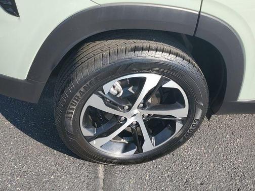 Green 2024 Chevrolet Trax 1RS